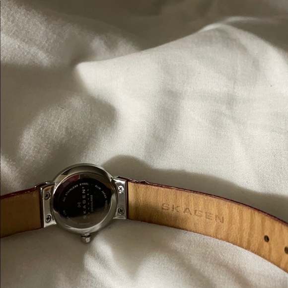 Watch - Picture 2 of 4